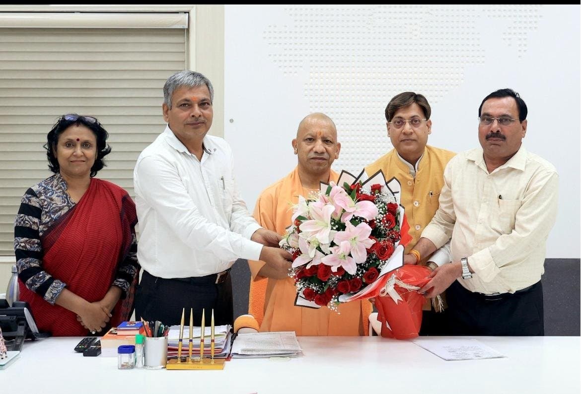 CM योगी से मिले लूटा एवं लुआक्टा के संयुक्त प्रतिनिधि मंडल, शिक्षक समस्याओं पर की चर्चा