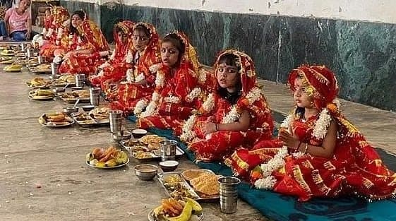 दुर्गाष्टमी या महानवमी, कब करें कन्या पूजन? जानें सही दिन और मुहूर्त