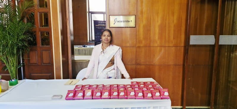 समूह की ताकत से खड़ा किया कारोबार, 30 गांवों तक पहुंचाए सैनिटरी नैपकिन