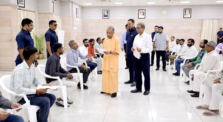 'नर सेवा-नारायण सेवा' के भाव से जनसेवा कर रही सरकार: मुख्यमंत्री