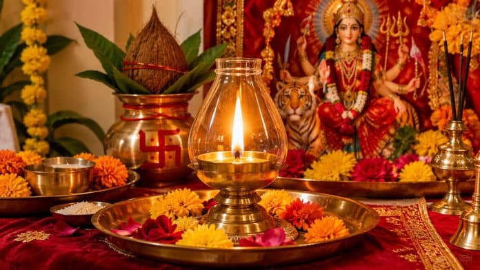 नवरात्रि में अखंड ज्योति जलाने जा रहे हैं? जान लें सही दिशा और जरूरी सावधानियां