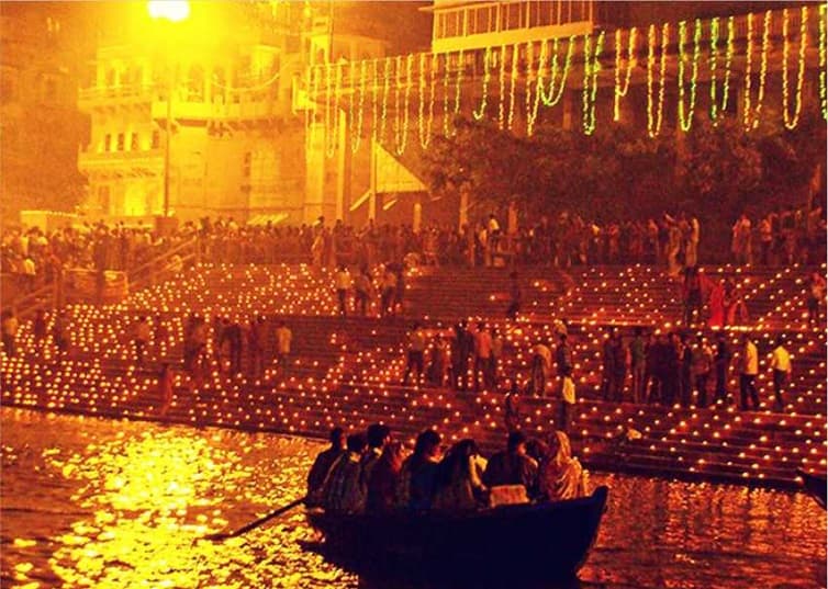 देव दीपावली-2026: दीपों की आभा से जगमगाएगी वाराणसी, पर्यटकों को मिलेगा 'दिव्य काशी अनुभव'