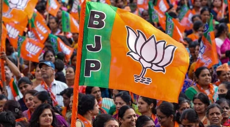 ‘मुंगेरीलाल के हसीन सपने देखना बंद करें अखिलेश’, भाजपा का सपा प्रमुख पर तीखा हमला