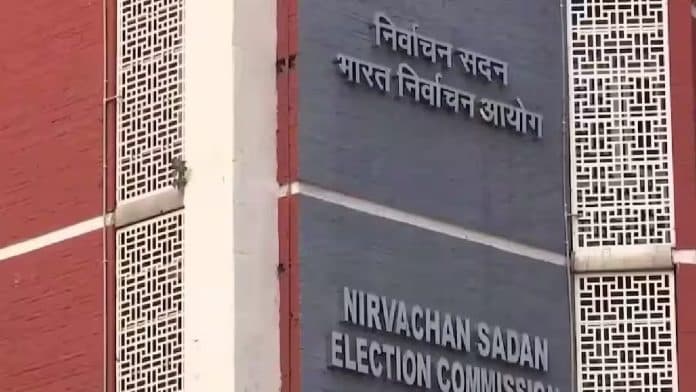 चुनाव से पहले प्रशासन में फेरबदल की तैयारी, EC ने 30 नवंबर तक मांगी रिपोर्ट