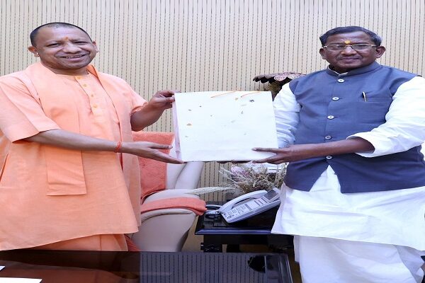 CM Yogi met Sikkim Governor Laxman Acharya