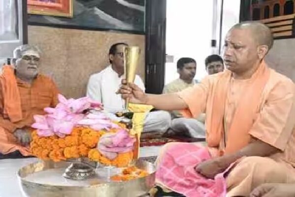 CM Yogi performed Rudrabhishek