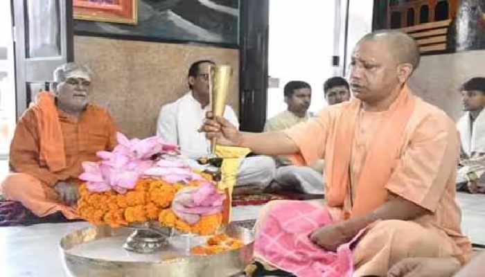 CM Yogi performed Rudrabhishek