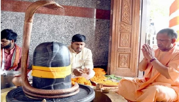 CM Yogi did Rudrabhishek in Mansarovar temple