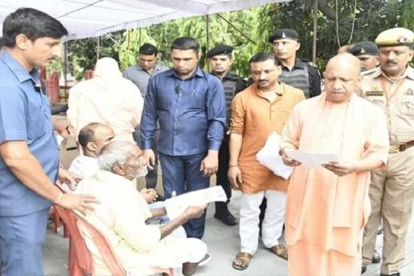 CM Yogi in Janta Darshan