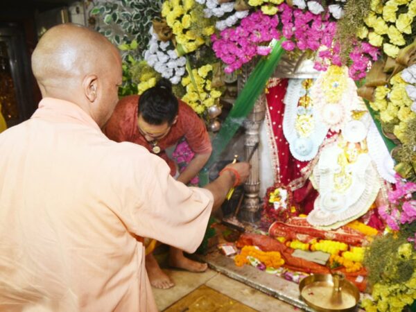 CM Yogi worshiped in Durga temple