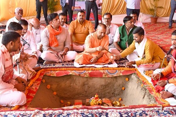 CM Yogi inaugurated 76 development projects