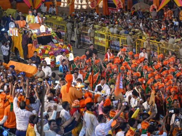 PM Modi-CM Yogi did road show in Ayodhya