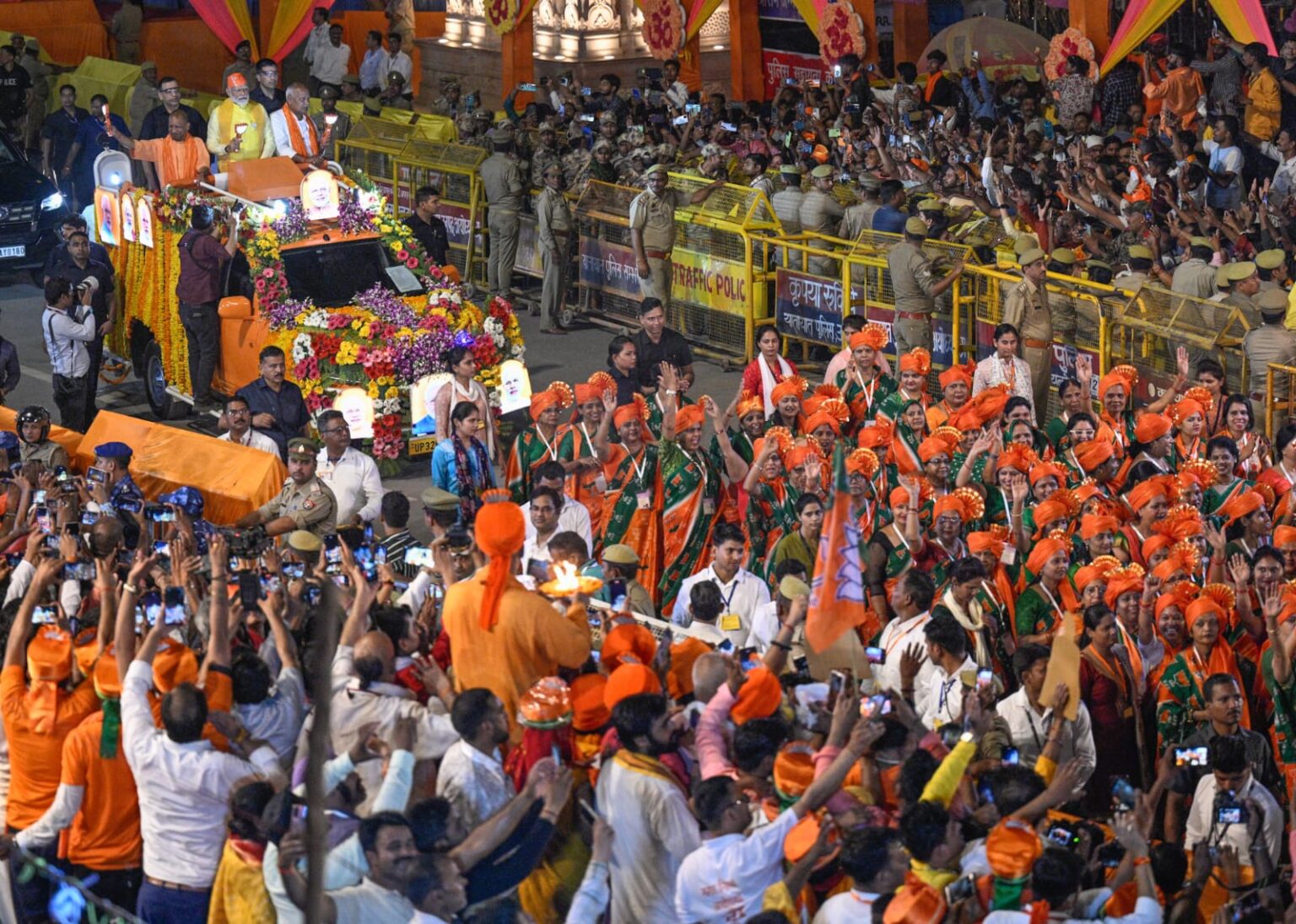 नव्य अयोध्या के ‘नायकों’ को देख रामनगरी ने लगाई ‘अगाध प्रेम की डुबकी’