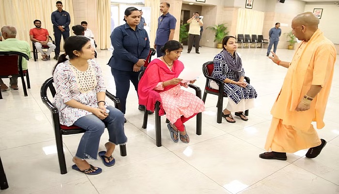 शुरू हुआ सीएम योगी का जनता दर्शन कार्यक्रम