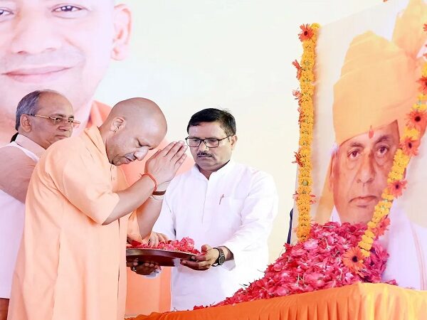 CM Yogi paid tribute to Kalyan Singh