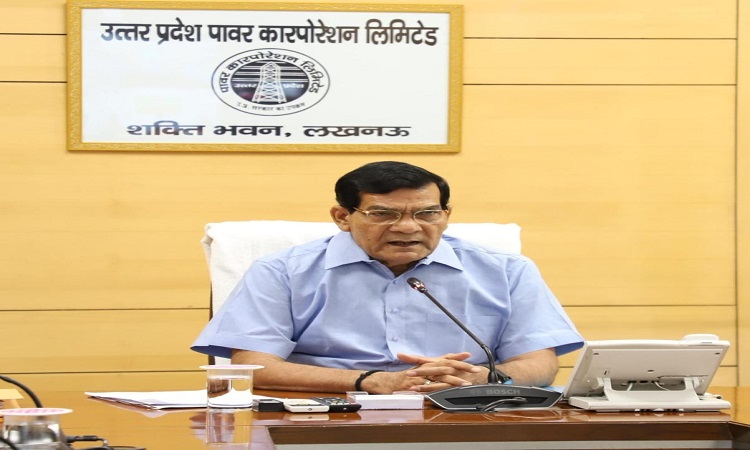 उपभोक्ताओ को परेशान करने वाले विद्युत कार्मिको को किसी भी कीमत पर बक्शा नहीं जायेगा: एके शर्मा