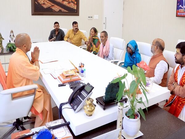 Family members of deceased Ram Gopal met CM Yogi