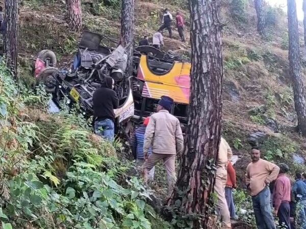 5 killed in bus accident in Pauri