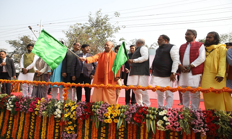 CM Yogi flagged off the buses of Transport Corporation