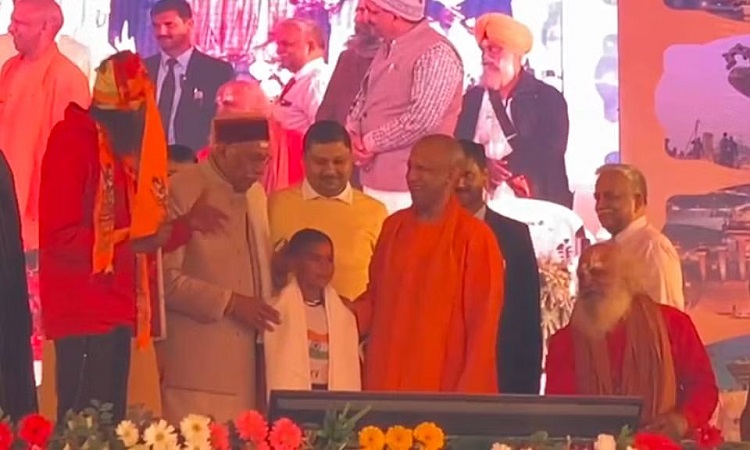 CM Yogi honored six year old 'Mohabbat'