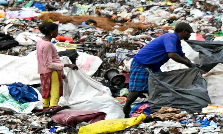 Garbage pickers will also get the benefit of 'Namaste Yojana'