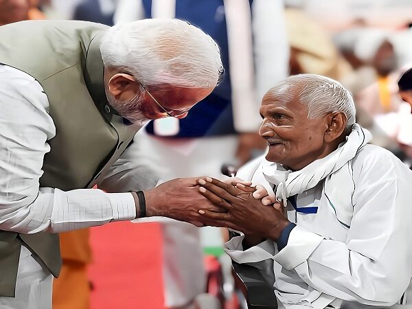 An elderly person's meeting with PM Modi