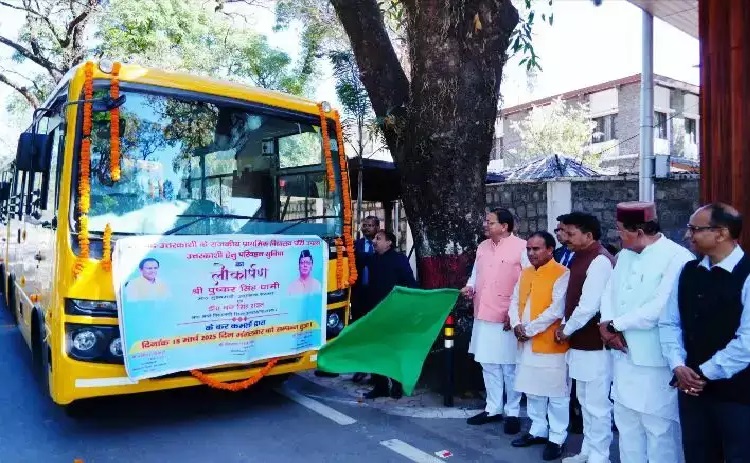 उत्तरकाशी के कलस्टर विद्यालयों काे मिली 15 बसें, मुख्यमंत्री ने किया फ्लैग ऑफ
