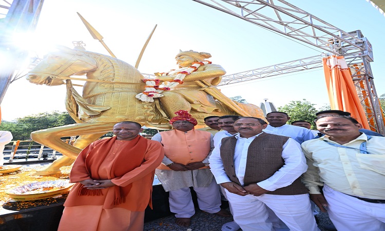 अकबर हो या औरंगजेब, सबकी मानसिकता एक : योगी आदित्यनाथ