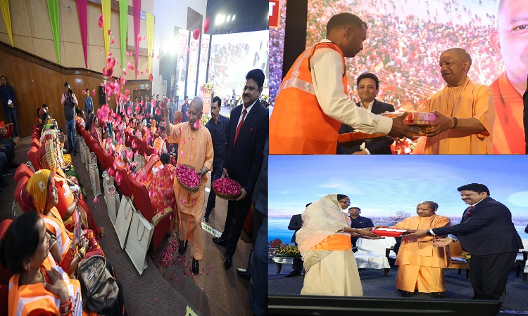 CM Yogi arrived at the honor ceremony of sanitation workers