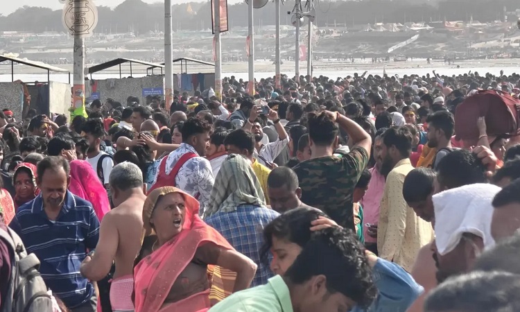 महाकुम्भ में 15 देशों, 20 राज्यों के बिछड़ों को यूपी के जवानों ने अपनों से मिलवाया