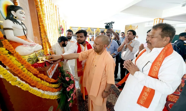भारत ने कभी तलवार के बल पर शासन नहीं किया : योगी आदित्यनाथ
