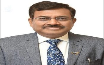 superintending engineer arrested taking bribe