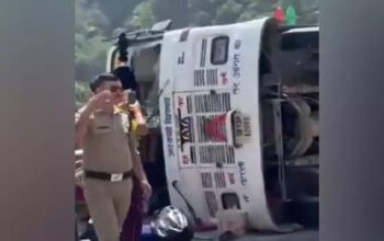 Bus overturned on Gangotri Highway