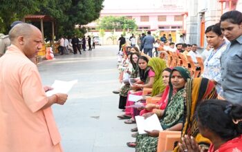 The CM Yogi heard the problems of 150 people