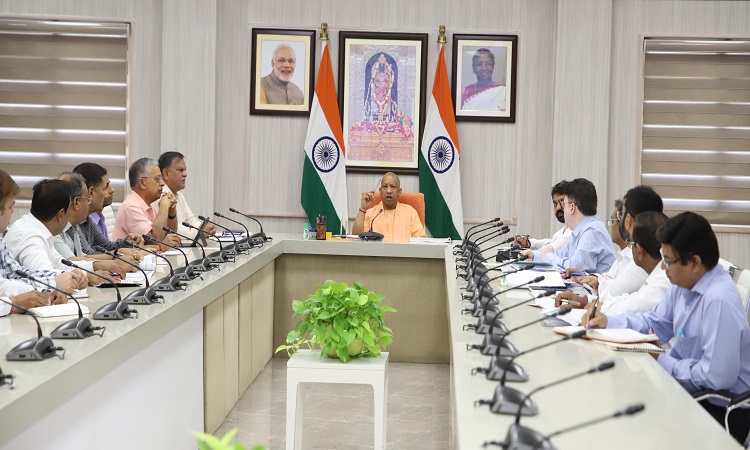 CM Yogi reviewed the AYUSH department