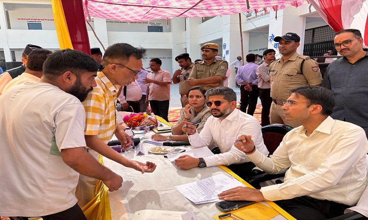 DM Savin Bansal
