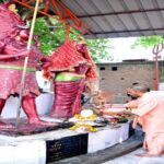 CM Yogi did worship at Shiv Baba Dham