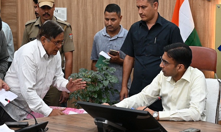 DM Savin Bansal