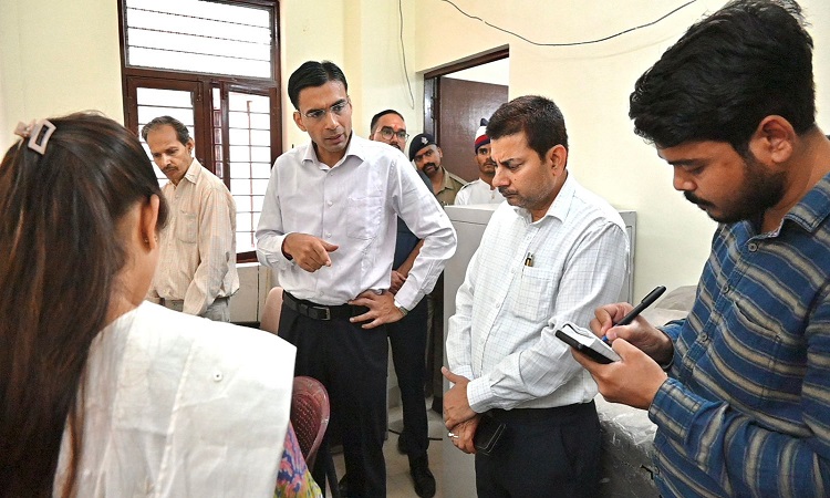 DM Savin Bansal