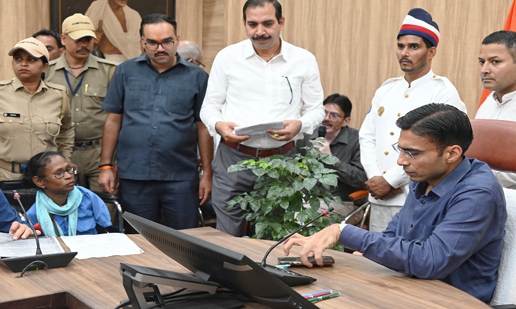 DM Savin Bansal