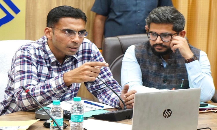 DM Savin Bansal