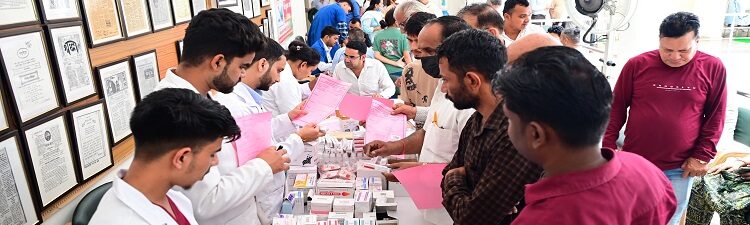 Free health camp for journalists and their family members