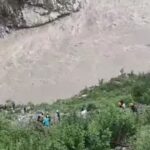 Bus fell into Alaknanda river