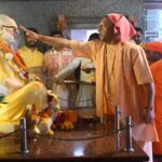 CM Yogi did special worship of Mahayogi Gorakhnath