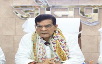 AK Sharma took stock of the flood situation in Jaunpur