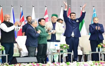CM Dhami presented the Asian Open Short Track Speed ​​Skating Championship trophy to Thailand