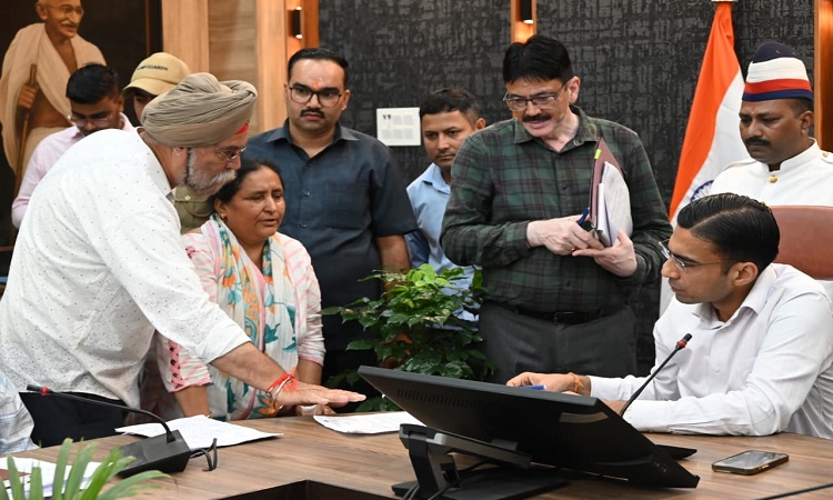 DM Savin Bansal