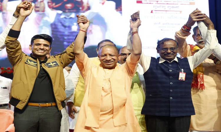 CM Yogi announced scholarship in the name of Group Captain