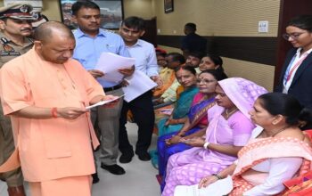 CM Yogi did 'Janta Darshan' in Kashi