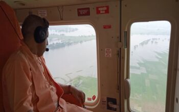 CM Yogi did an aerial survey of the flood in Ghazipur